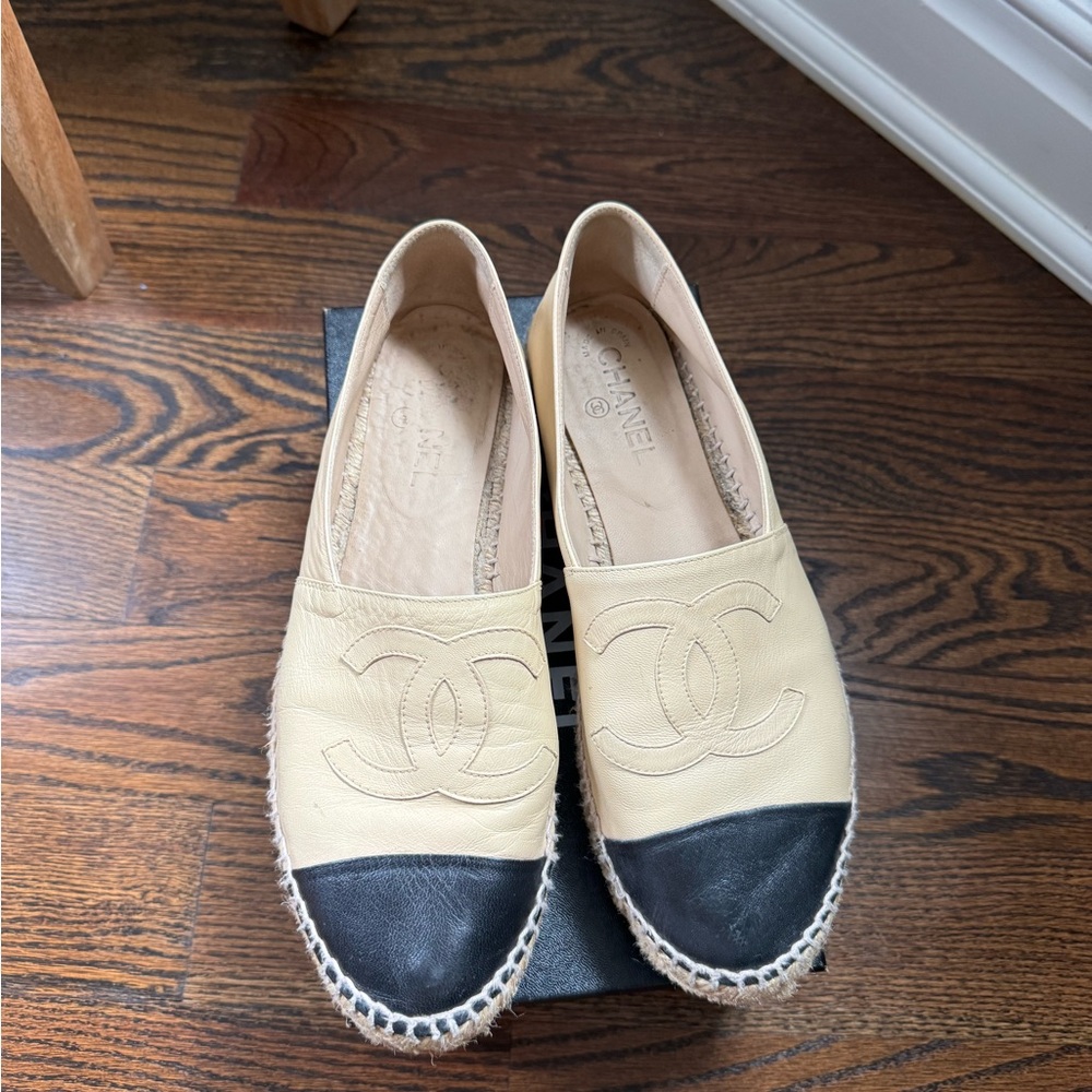Chanel beige / black leather espadrilles size 41 (with box) - Picture 2 of 7
